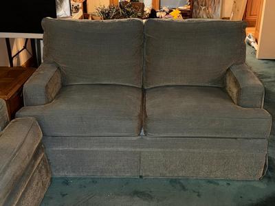 Sale Photo Thumbnail #112: Please see all pictures as they are the best representation of the items. The pictures show condition and what is included in the lot. All items unless noted, are pre-owned and have been used. *If you purchase furniture, you MUST bring help. We do not all