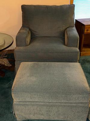 Sale Photo Thumbnail #113: Please see all pictures as they are the best representation of the items. The pictures show condition and what is included in the lot. All items unless noted, are pre-owned and have been used. *If you purchase furniture, you MUST bring help. We do not all