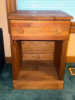 Sale Photo Thumbnail #116: Please see all pictures as they are the best representation of the items. The pictures show condition and what is included in the lot. All items unless noted, are pre-owned and have been used. *If you purchase furniture, you MUST bring help. We do not all