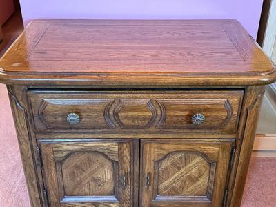 Sale Photo Thumbnail #149: Please see all pictures as they are the best representation of the items. The pictures show condition and what is included in the lot. All items unless noted, are pre-owned and have been used. *If you purchase furniture, you MUST bring help. We do not all