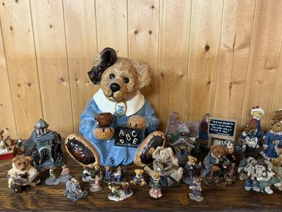 Sale Photo Thumbnail #214: Please see all pictures as they are the best representation of the items. The pictures show condition and what is included in the lot. All items unless noted, are pre-owned and have been used. *If you purchase furniture, you MUST bring help. We do not all