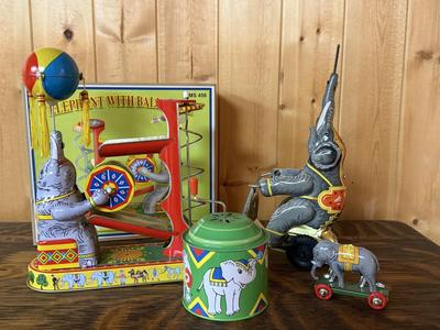 Sale Photo Thumbnail #215: Please see all pictures as they are the best representation of the items. The pictures show condition and what is included in the lot. All items unless noted, are pre-owned and have been used. *If you purchase furniture, you MUST bring help. We do not all