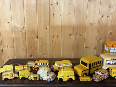 Sale Photo Thumbnail #219: Please see all pictures as they are the best representation of the items. The pictures show condition and what is included in the lot. All items unless noted, are pre-owned and have been used. *If you purchase furniture, you MUST bring help. We do not all
