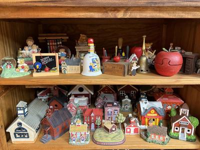 Sale Photo Thumbnail #230: Please see all pictures as they are the best representation of the items. The pictures show condition and what is included in the lot. All items unless noted, are pre-owned and have been used. *If you purchase furniture, you MUST bring help. We do not all