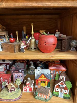 Sale Photo Thumbnail #231: Please see all pictures as they are the best representation of the items. The pictures show condition and what is included in the lot. All items unless noted, are pre-owned and have been used. *If you purchase furniture, you MUST bring help. We do not all