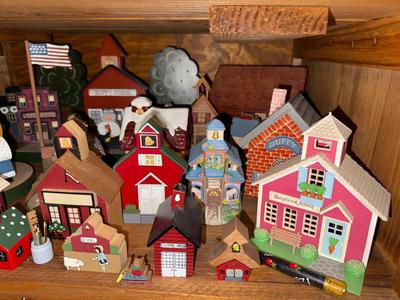 Sale Photo Thumbnail #236: Please see all pictures as they are the best representation of the items. The pictures show condition and what is included in the lot. All items unless noted, are pre-owned and have been used. *If you purchase furniture, you MUST bring help. We do not all