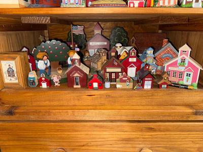 Sale Photo Thumbnail #234: Please see all pictures as they are the best representation of the items. The pictures show condition and what is included in the lot. All items unless noted, are pre-owned and have been used. *If you purchase furniture, you MUST bring help. We do not all