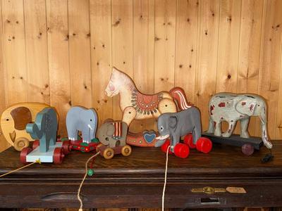 Sale Photo Thumbnail #244: Please see all pictures as they are the best representation of the items. The pictures show condition and what is included in the lot. All items unless noted, are pre-owned and have been used. *If you purchase furniture, you MUST bring help. We do not all