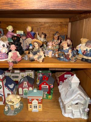 Sale Photo Thumbnail #256: Please see all pictures as they are the best representation of the items. The pictures show condition and what is included in the lot. All items unless noted, are pre-owned and have been used. *If you purchase furniture, you MUST bring help. We do not all