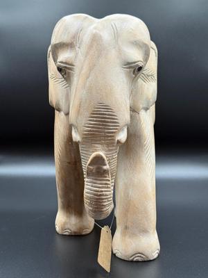 Hand carved elephant--4" tall