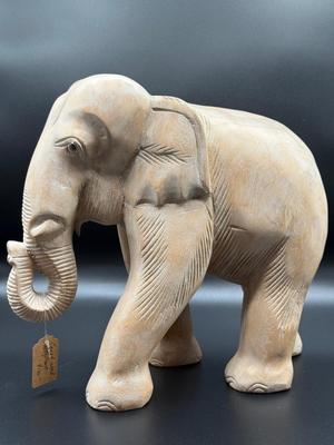 Hand carved elephant--4" tall