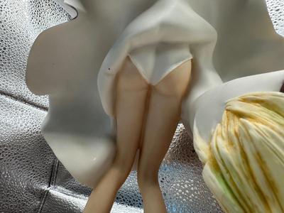 Armani Figure - Girl with Umbrella Autumn 0541 C with box