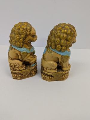 Vintage Chinese Foo Dog Statues Set Of 2 Resin Statues