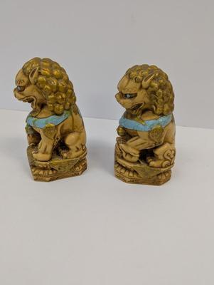 Vintage Chinese Foo Dog Statues Set Of 2 Resin Statues