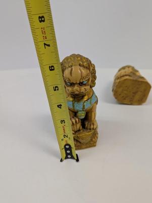 Vintage Chinese Foo Dog Statues Set Of 2 Resin Statues