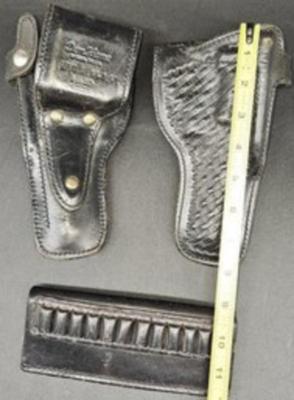 Den Hume Holster Bundle Black Leather With AMMO Holder