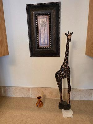 Safari-Inspired Decor Lot – Carved Giraffe, Framed Palm Print & Wooden Accent Vase