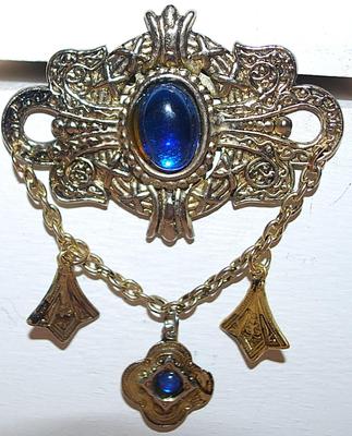 Large Oval BLUE Stone Center BROOCH (2½" x 2") on a Gold Colored Banner with Dangle Accents