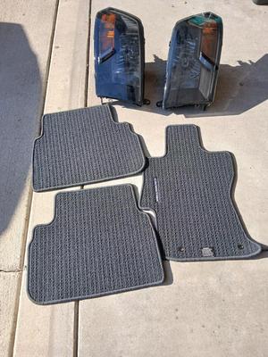 Subaru Crosstrek Carpet Floor Mats & GMC Sierra or Chevy Silverado Headlight Pair – Lot
