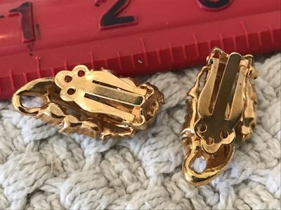 Beautiful Vintage Clip on Earrings