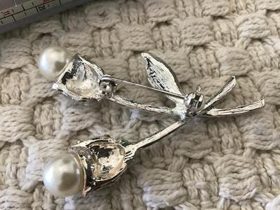 Beautiful Rhinestone Fashion Brooch