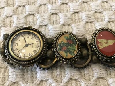Quartz Working Vintage St nick Watch