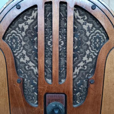 LOT 237: Philco Type 84 Cathedral Radio For Parts