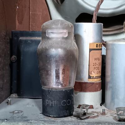 LOT 237: Philco Type 84 Cathedral Radio For Parts