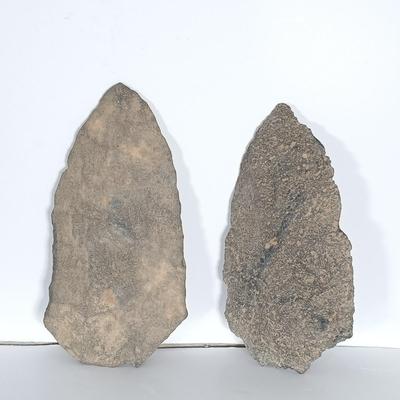 LOT 301: Pre Columbian-Style Polished Stone Chisel, Large Arrowheads & Bronze Metal Bookends