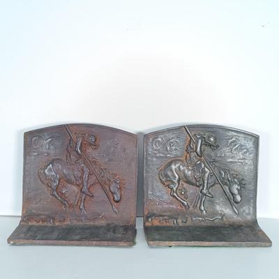 LOT 301: Pre Columbian-Style Polished Stone Chisel, Large Arrowheads & Bronze Metal Bookends