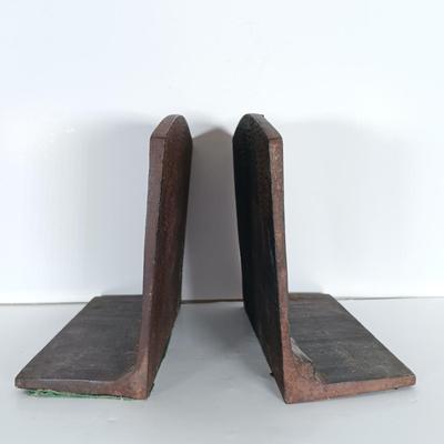 LOT 301: Pre Columbian-Style Polished Stone Chisel, Large Arrowheads & Bronze Metal Bookends