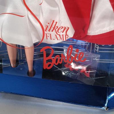LOT 304: Barbie 1995 Dress Up Game with (2) Silken Flame 1997 Reproduction Barbies & Barbie 1991 Mermaid
