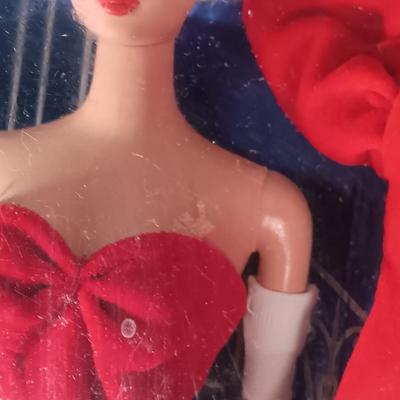 LOT 304: Barbie 1995 Dress Up Game with (2) Silken Flame 1997 Reproduction Barbies & Barbie 1991 Mermaid