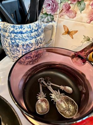 Kitchen Lot 12- Left Side of Stove top display includes Oneida, Knives & InstaPot