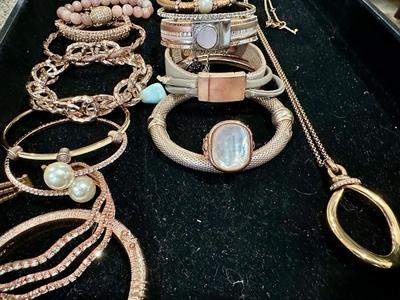 Costume Jewelry lot B - Faux rose gold
