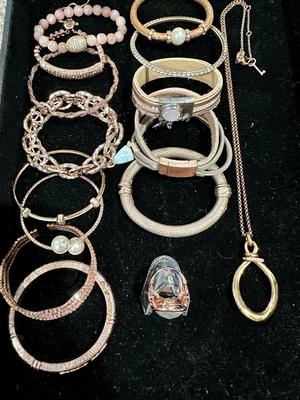 Costume Jewelry lot B - Faux rose gold