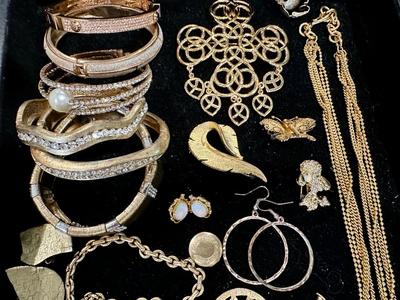 Costume Jewelry Lot C - Gold tone & Crystals