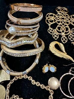 Costume Jewelry Lot C - Gold tone & Crystals
