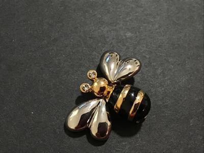 Flutter Wing Bumblebee Pin