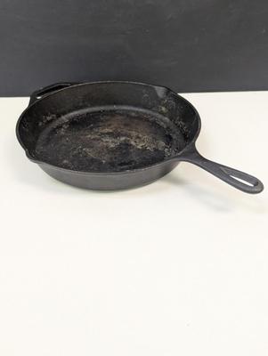 Cast Iron Skillet Vintage Lodge 10SK USA 12 Inch Assist Handle Double Pour Spout