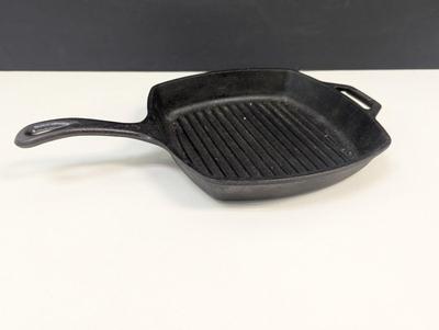 Lodge USA Cast Iron Grill Pan Skillet 10.5” Large Square Griddle 8SGP