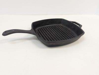 Lodge USA Cast Iron Grill Pan Skillet 10.5” Large Square Griddle 8SGP