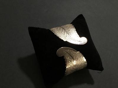 Silver Tone Hinged Cuff Leaf