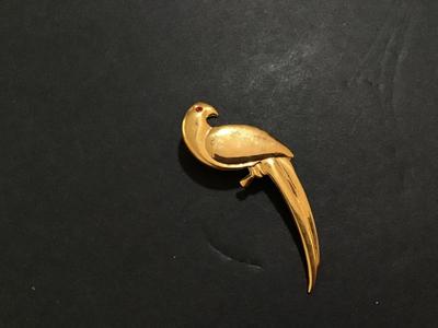 Gold Tone Parrot Brooch