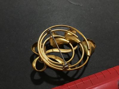 Vintage Brooch gold Tone