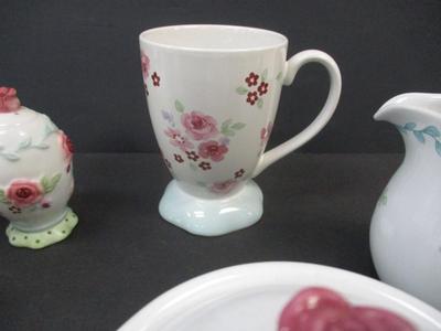 15 Pieces Pfaltzgraff The Rose Collection Shakers Creamer & Sugar & 9 Cups