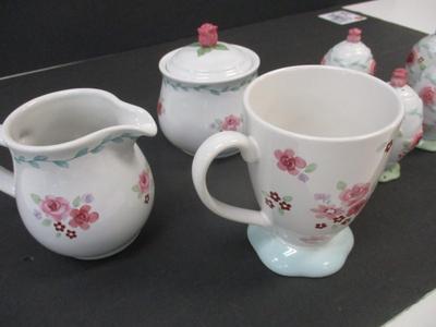 15 Pieces Pfaltzgraff The Rose Collection Shakers Creamer & Sugar & 9 Cups
