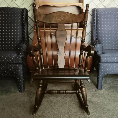 LOT 25L: MCM Table Lamp, Georgian-Style Side Table, Wood Rocking Chair & Candles