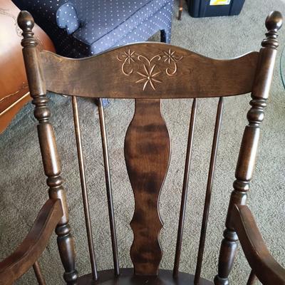 LOT 25L: MCM Table Lamp, Georgian-Style Side Table, Wood Rocking Chair & Candles
