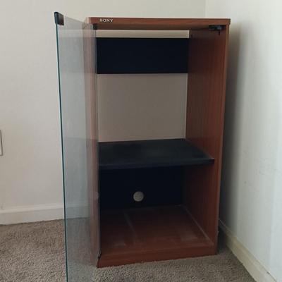 LOT 26L: Sony SU-S2210 Audio Rack